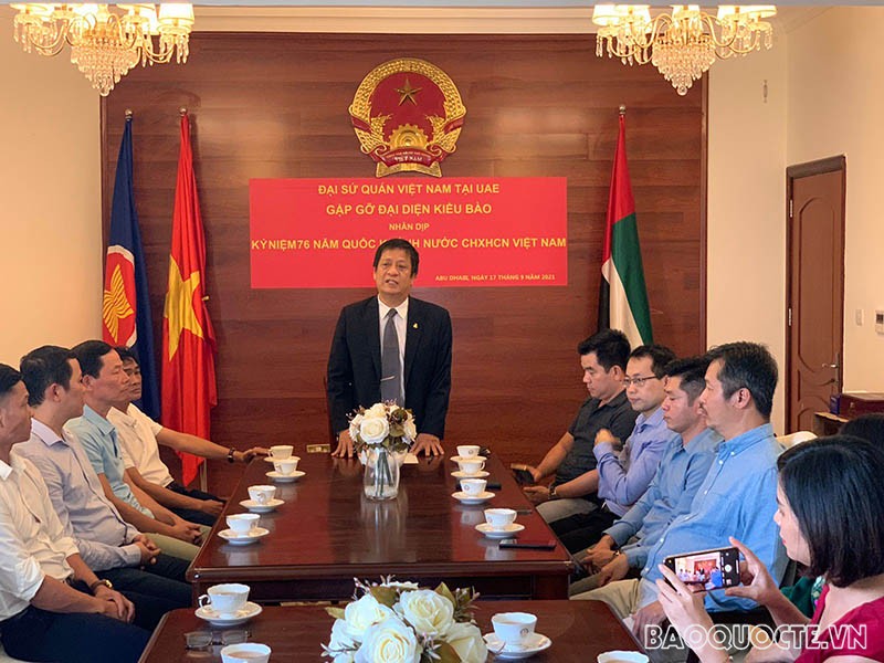 Đại sứ Việt Nam tại UAE Nguyễn Mạnh Tuấn phát biểu.