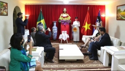 Giới thiệu sách về Chủ tịch Hồ Chí Minh bằng tiếng Bồ Đào Nha tại Brazil