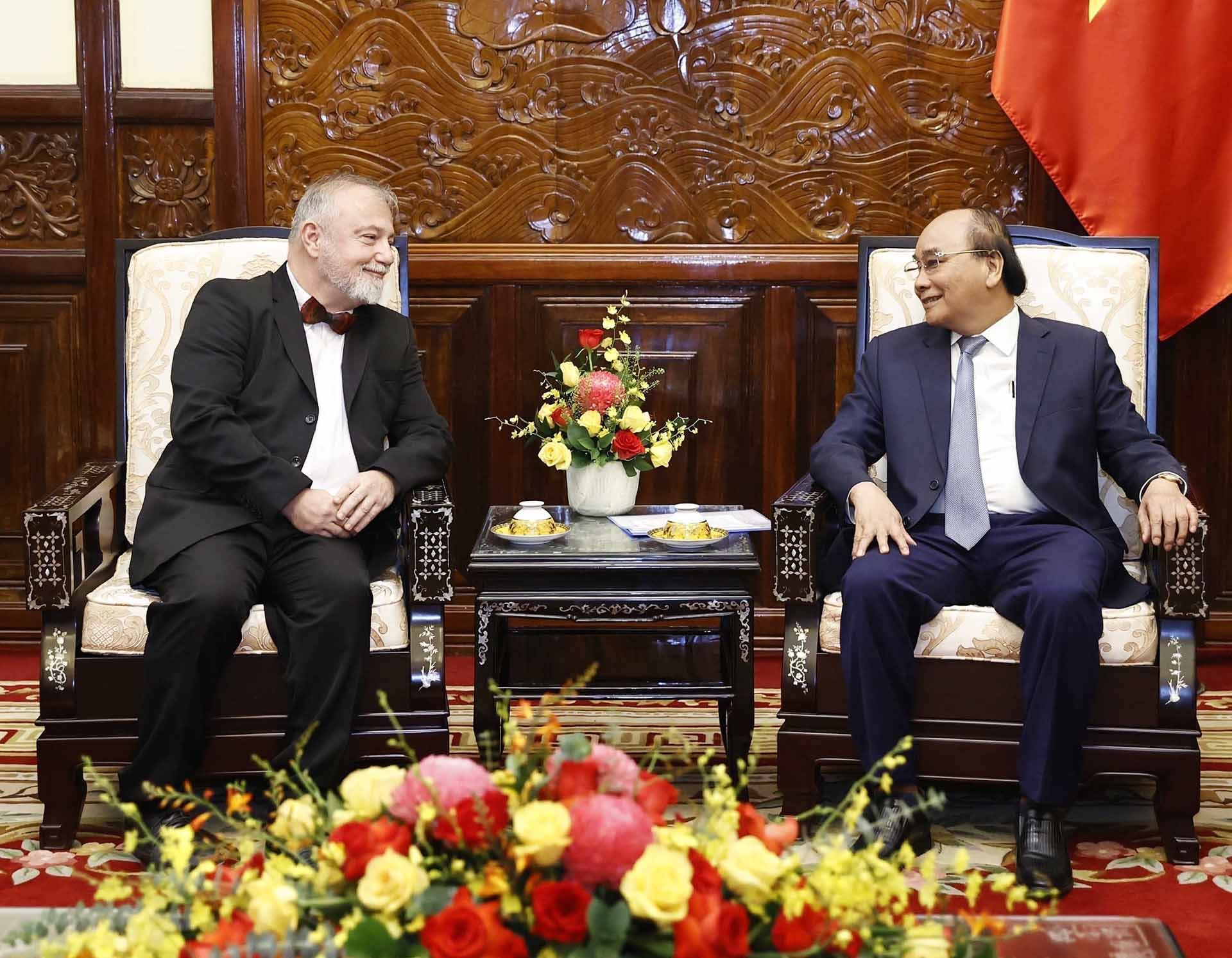 Chủ tịch nước Nguyễn Xuân Phúc tiếp các Đại sứ Anh, Na Uy, Đan Mạch và Czech trình Quốc thư