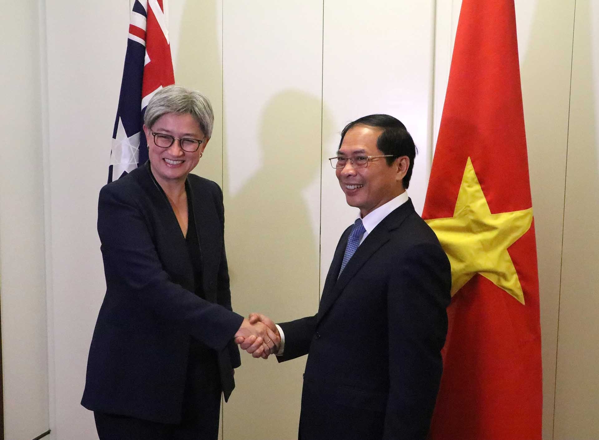 Bộ trưởng Bùi Thanh Sơn thăm chính thức Australia và đồng chủ trì Hội nghị Bộ trưởng Ngoại giao Việt Nam-Australia lần thứ 4
