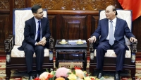 Chủ tịch nước Nguyễn Xuân Phúc tiếp Đại sứ Ấn Độ Pranay Verma chào từ biệt