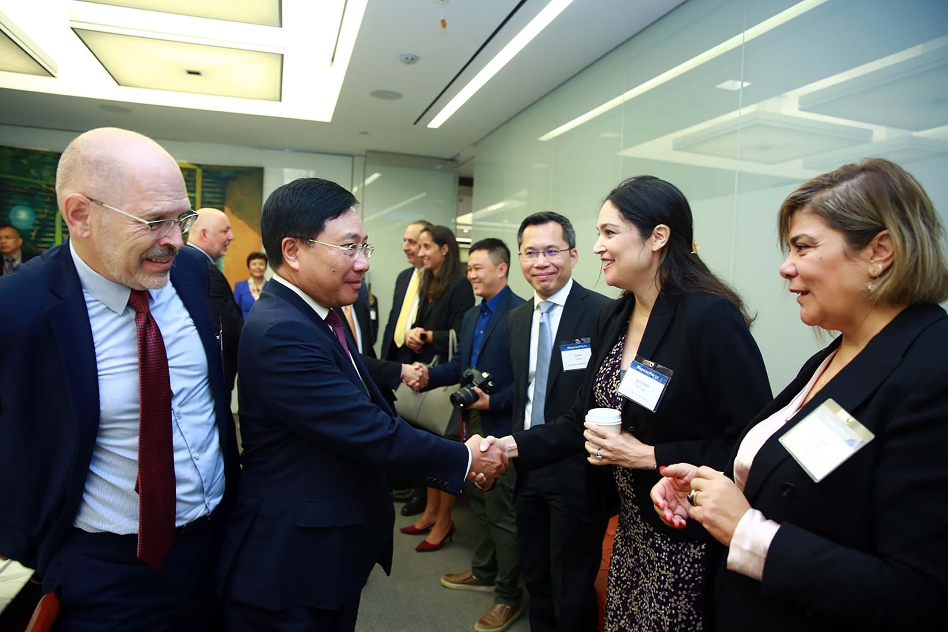 Phó Thủ tướng Thường trực Phạm Bình Minh tới dự tọa đàm do cộng đồng doanh nghiệp Hoa Kỳ tổ chức.  (Nguồn: VGP)
