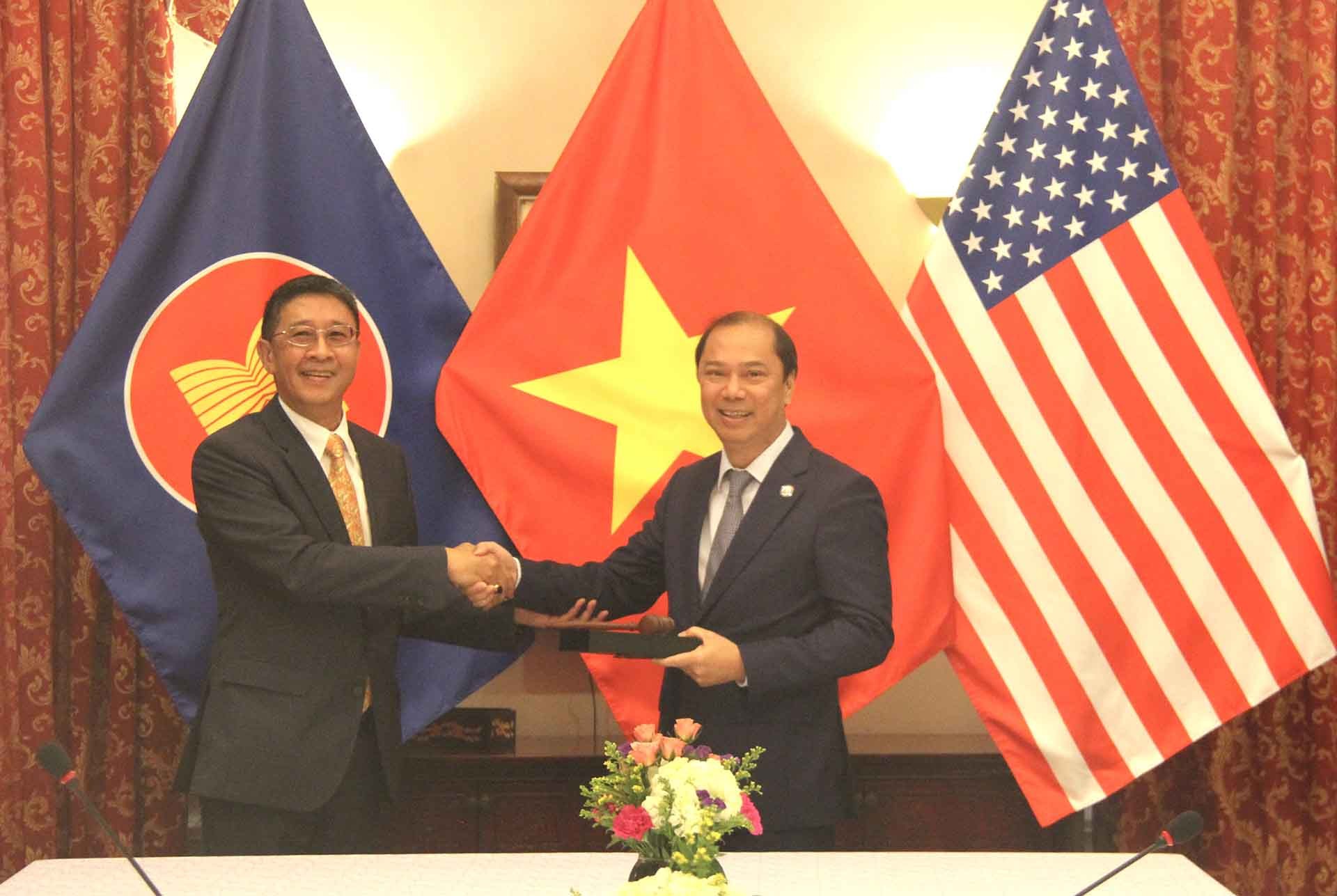 Đại sứ quán Việt Nam đã nhận chuyển giao vai trò Chủ tịch ACW từ Đại sứ quán Thái Lan.