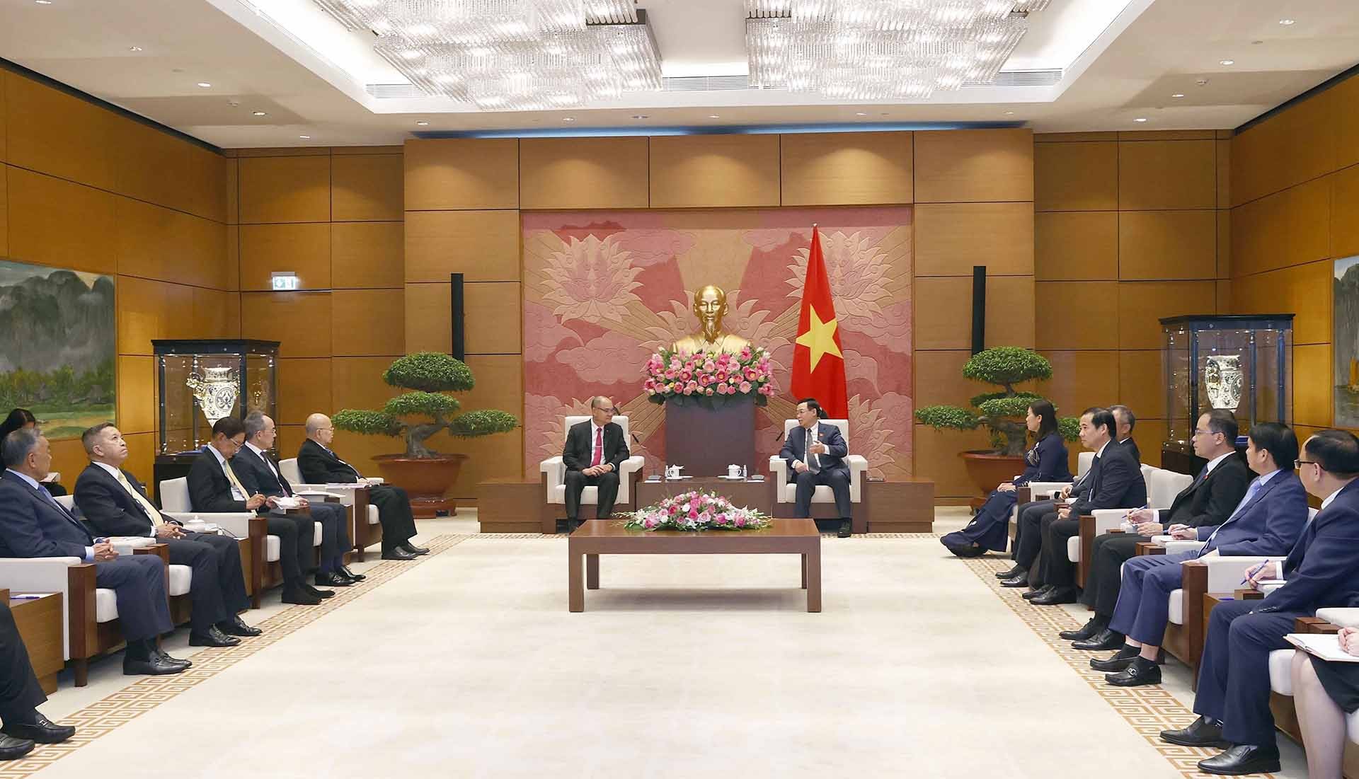 Chủ tịch Quốc hội Vương Đình Huệ tiếp Phó Chủ tịch thứ nhất Thượng viện Thái Lan