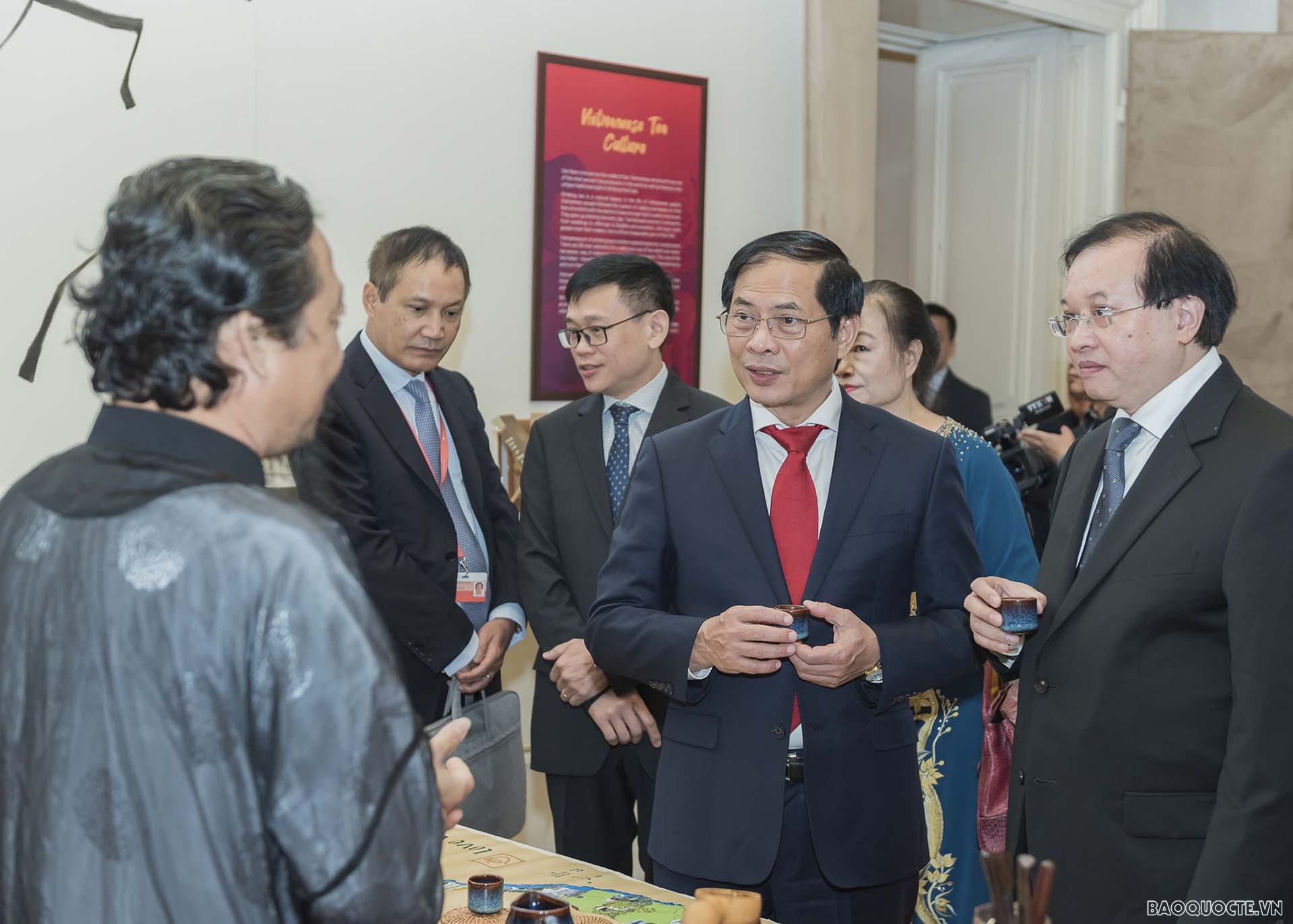 Bộ trưởng Ngoại giao Bùi Thanh Sơn dự khai mạc sự kiện Không gian văn hóa Việt Nam tại Áo