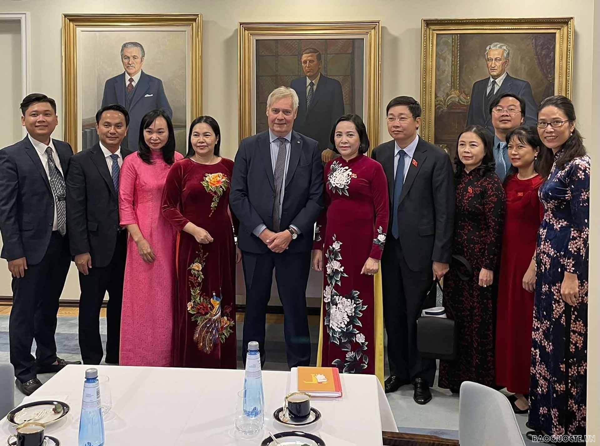 Trưởng ban Công tác đại biểu Nguyễn Thị Thanh chào xã giao Phó Chủ tịch Thứ nhất Quốc hội Phần Lan Antti Rinne. Trưởng ban Công tác đại biểu Nguyễn Thị Thanh chào xã giao Phó Chủ tịch Thứ nhất Quốc hội Phần Lan Antti Rinne.