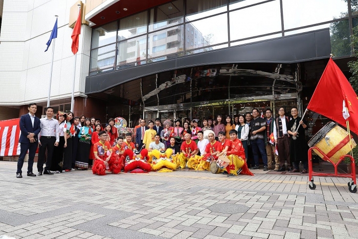tong lanh su quan viet nam tai osaka tham gia le hoi truyen thong matsuri