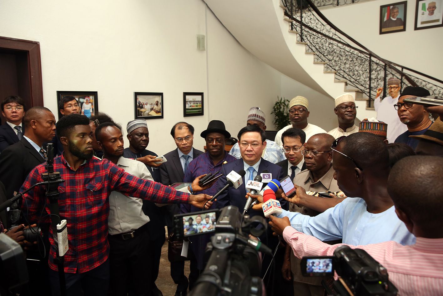 viet nam mong muon tang cuong hop tac giao thuong voi nigeria