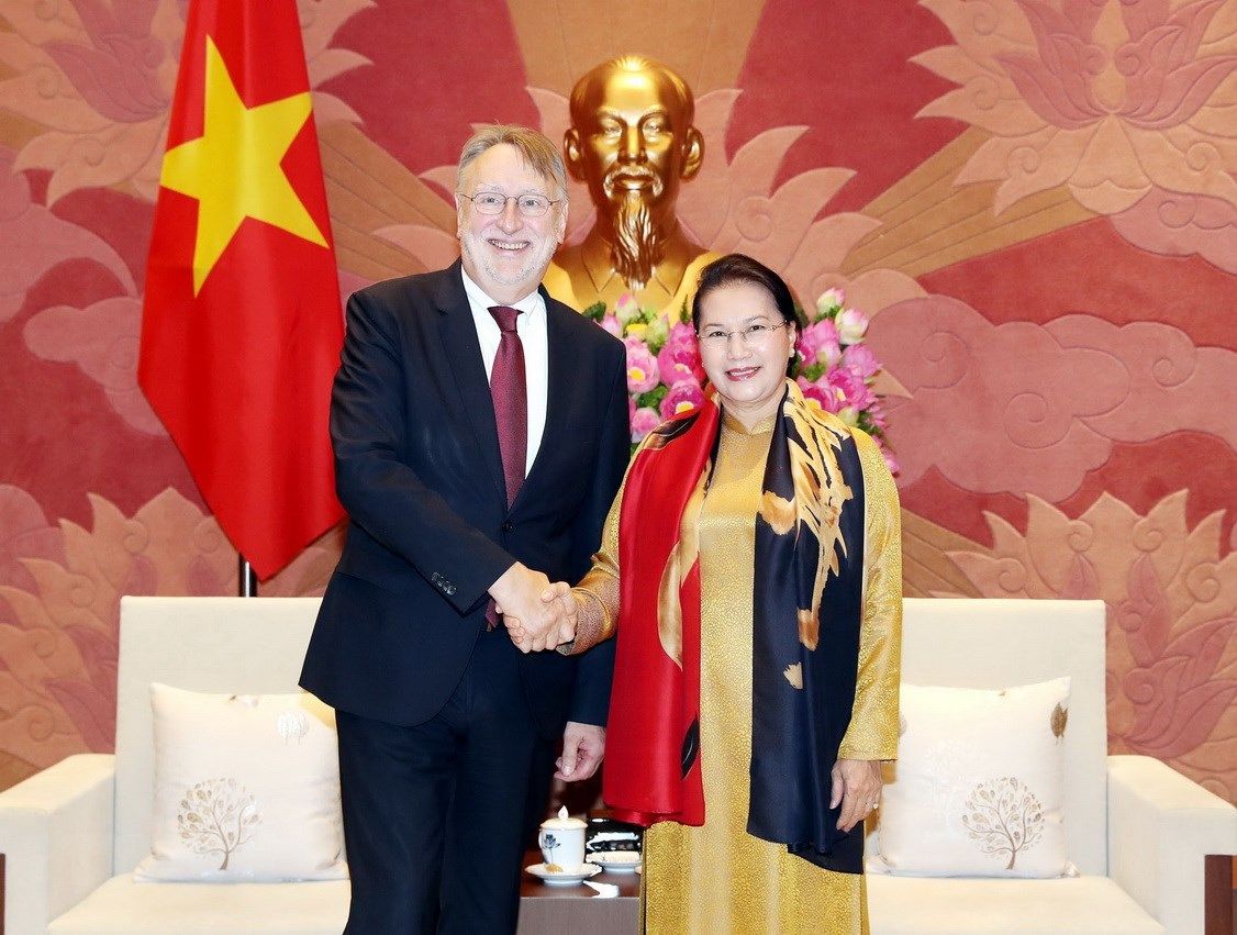 chu tich quoc hoi tiep doan uy ban thuong mai quoc te cua nghi vien chau au