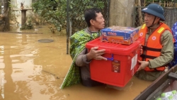 Flood in Central Vietnam: Follow the Orders of Your Heart!