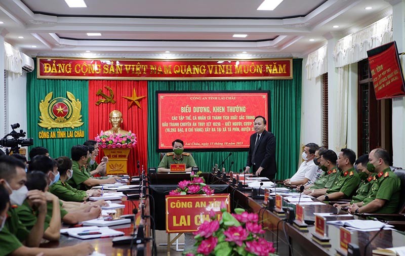 Bên cạnh sự vào cuộc quyết liệt đấu tranh phòng chống tội phạm của lực lượng công an, cần có giải pháp phòng ngừa tội phạm, ma túy từ chính môi trường học đường. Bên cạnh sự vào cuộc quyết liệt đấu tranh phòng chống tội phạm của lực lượng công an, cần có giải pháp phòng ngừa tội phạm, ma túy từ chính môi trường học đường.