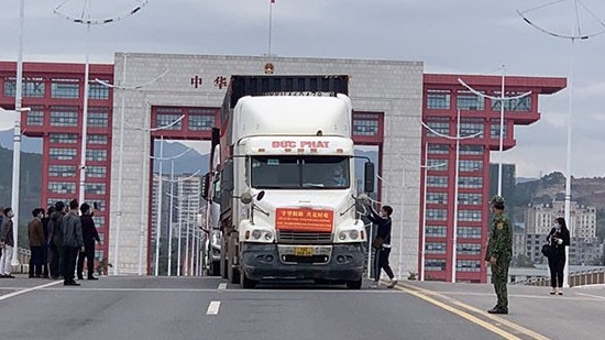 quang tay trung quoc danh lo hang vien tro doi ngoai lon nhat cho viet nam phong chong dich covid19