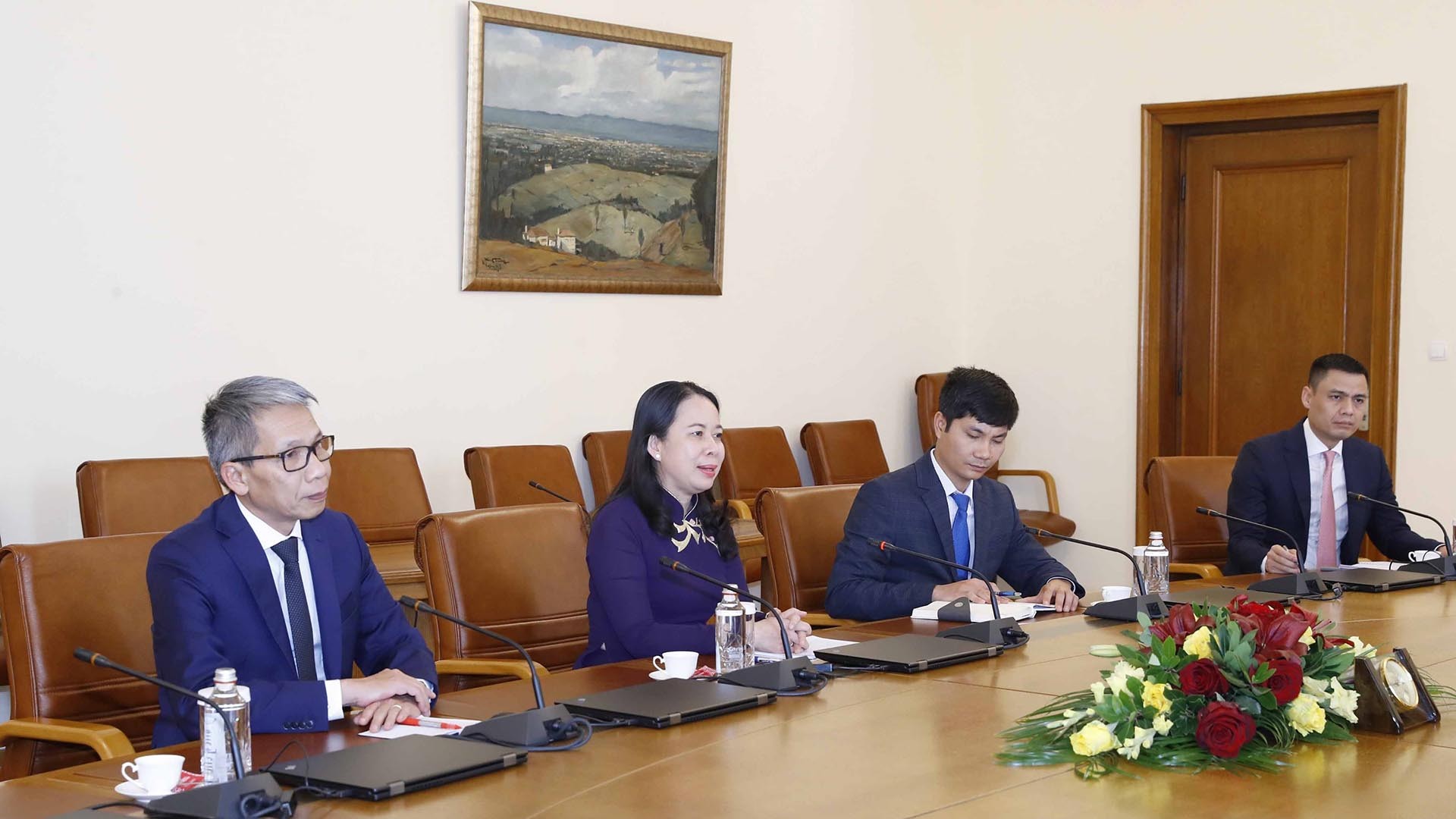 Phó Chủ tịch nước Võ Thị Ánh Xuân hội kiến Quyền Thủ tướng Bulgaria Stefan Yanev