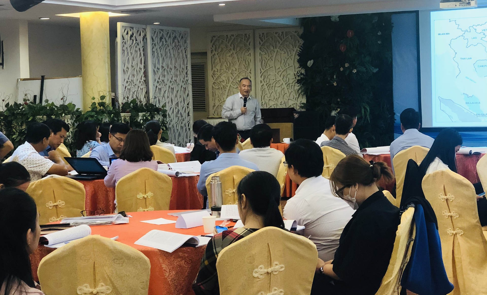 Bồi dưỡng kiến thức và kỹ năng hội nhập quốc tế cho công chức, viên chức TP. Hồ Chí Minh và các tỉnh, thành phố phía Nam Bồi dưỡng kiến thức và kỹ năng hội nhập quốc tế cho công chức, viên chức TP. Hồ Chí Minh và các tỉnh, thành phố phía Nam