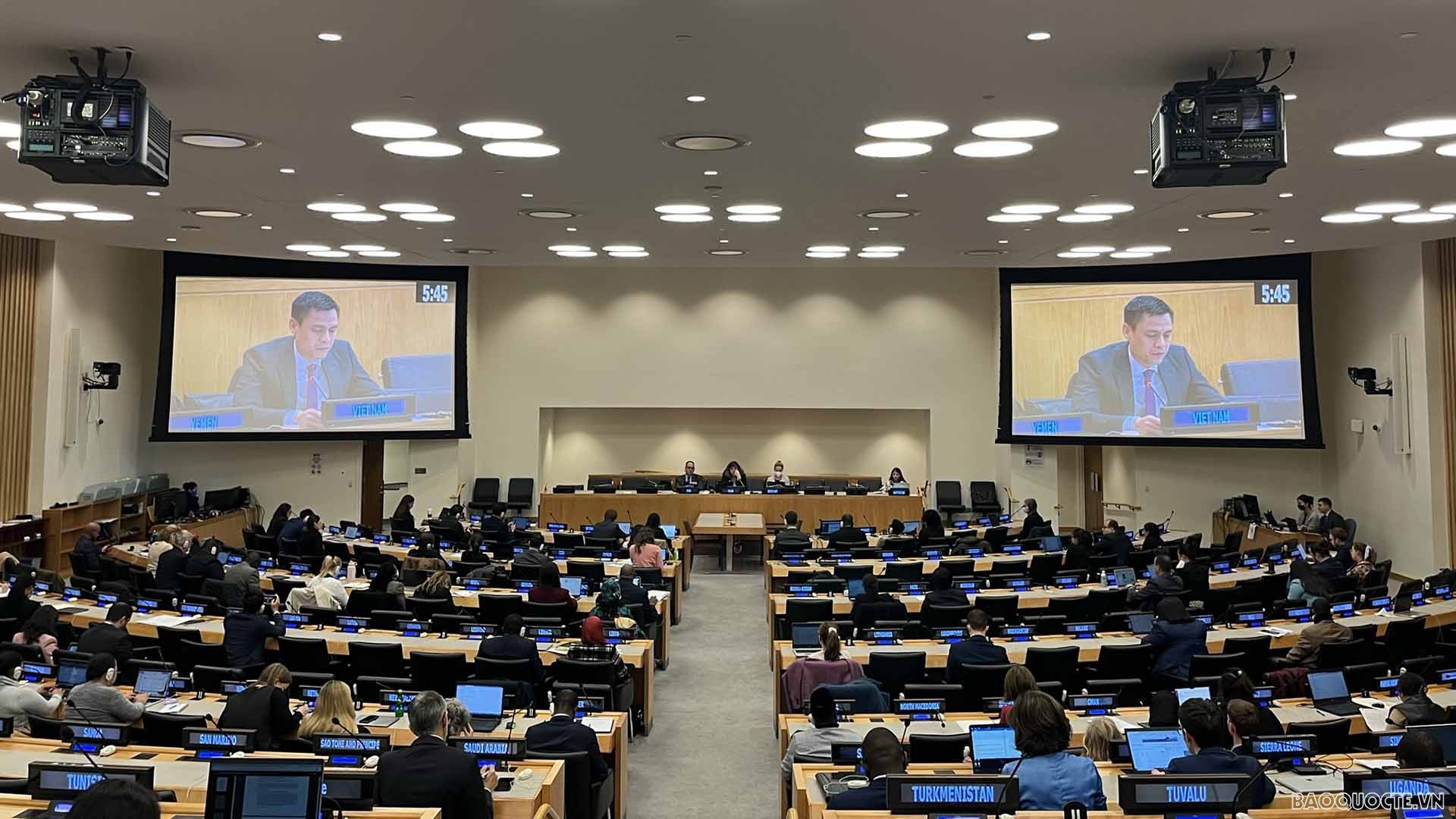 Đại sứ Đặng Hoàng Giang, Trưởng Phái đoàn thường trực Việt Nam tại LHQ phát biểu. Đại sứ Đặng Hoàng Giang, Trưởng Phái đoàn thường trực Việt Nam tại LHQ phát biểu.