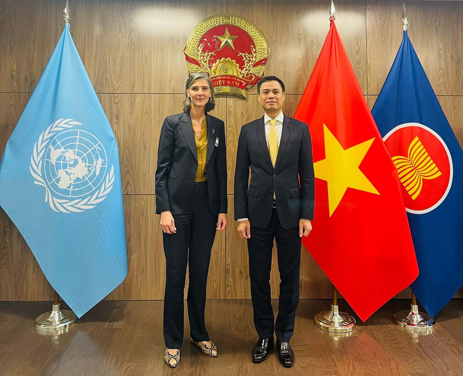 Đại sứ Đặng Hoàng Giang làm việc với bà Ramla Al Khalidi, Trưởng Đại diện Chương trình phát triển LHQ tại Việt Nam 