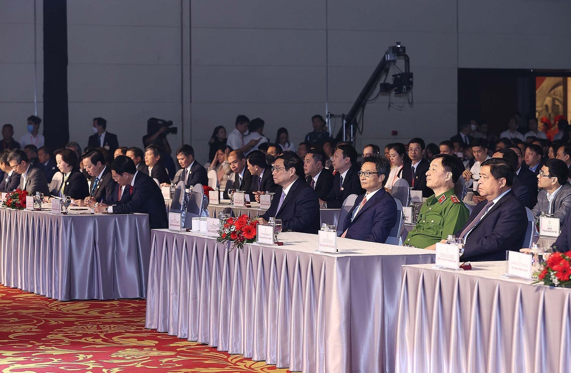 Chuyển đổi số để người dân, doanh nghiệp hưởng lợi từ dịch vụ công nhanh, hiệu quả hơn Chuyển đổi số để người dân, doanh nghiệp hưởng lợi từ dịch vụ công nhanh, hiệu quả hơn