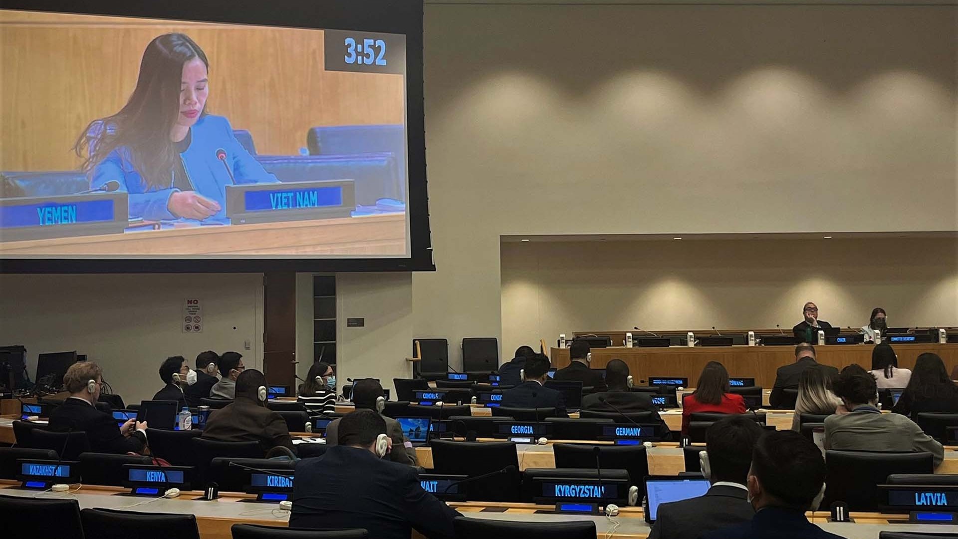 Việt Nam kêu gọi cách tiếp cận toàn diện để giải quyết các thách thức liên quan đến biến đổi khí hậu, ô nhiễm môi trường Việt Nam kêu gọi cách tiếp cận toàn diện để giải quyết các thách thức liên quan đến biến đổi khí hậu, ô nhiễm môi trường