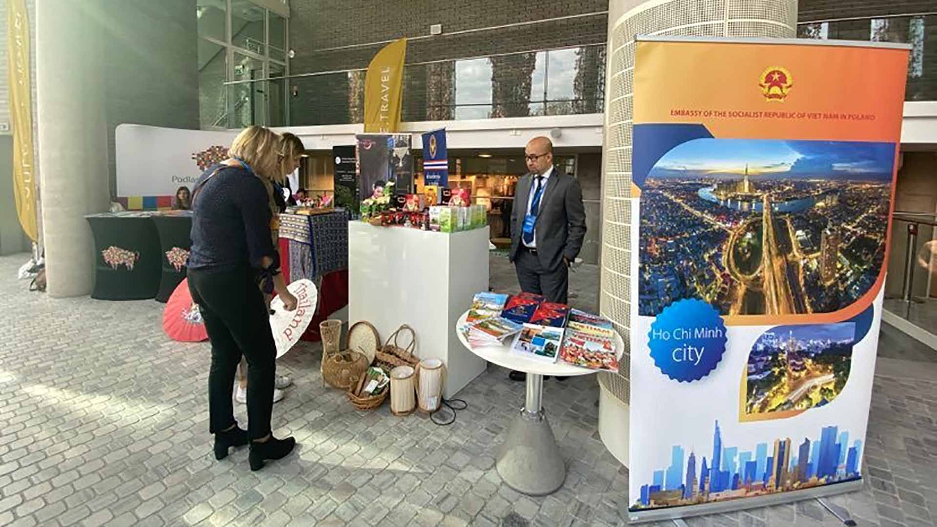 Đại sứ Việt Nam tại Ba Lan tham dự Diễn đàn Kinh tế Podlaskie lần thứ nhất Đại sứ Việt Nam tại Ba Lan tham dự Diễn đàn Kinh tế Podlaskie lần thứ nhất