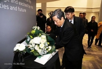 Cộng đồng Việt Nam tại Anh đặt hoa tưởng niệm 39 nạn nhân tại Essex