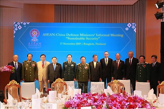 Thúc đẩy hợp tác quốc phòng giữa ASEAN và các đối tác thuc day hop tac quoc phong giua asean va cac doi tac