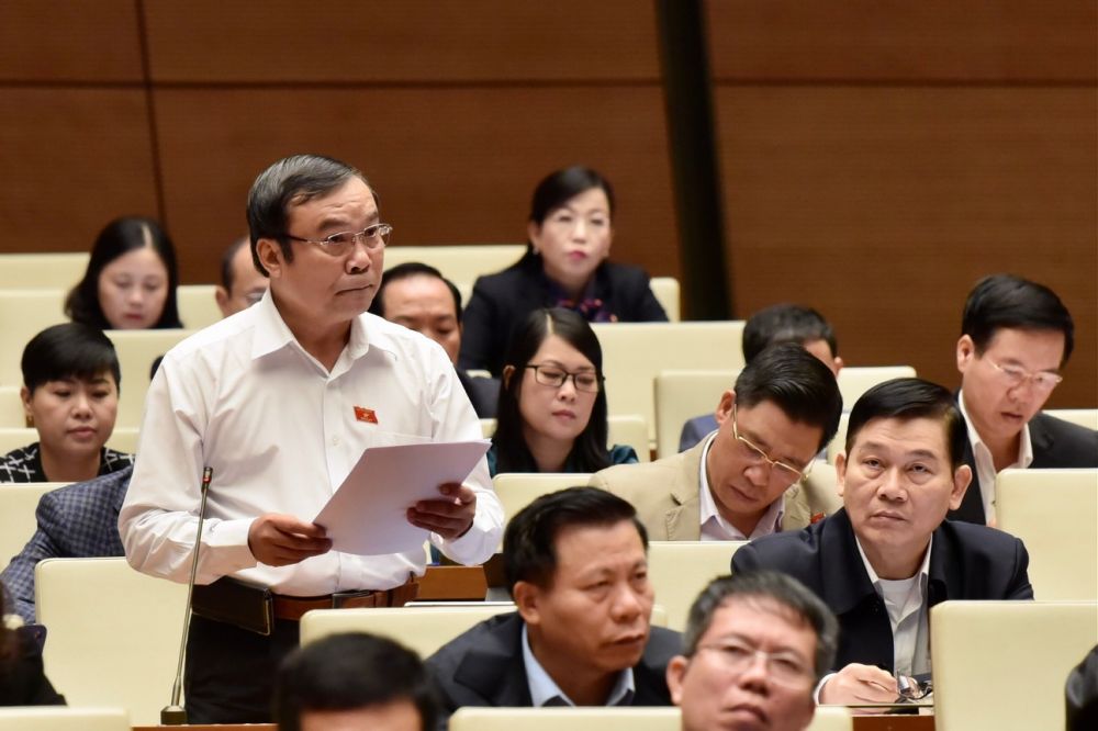 Quốc hội thảo luận về tình hình kinh tế-xã hội và ngân sách nhà nước