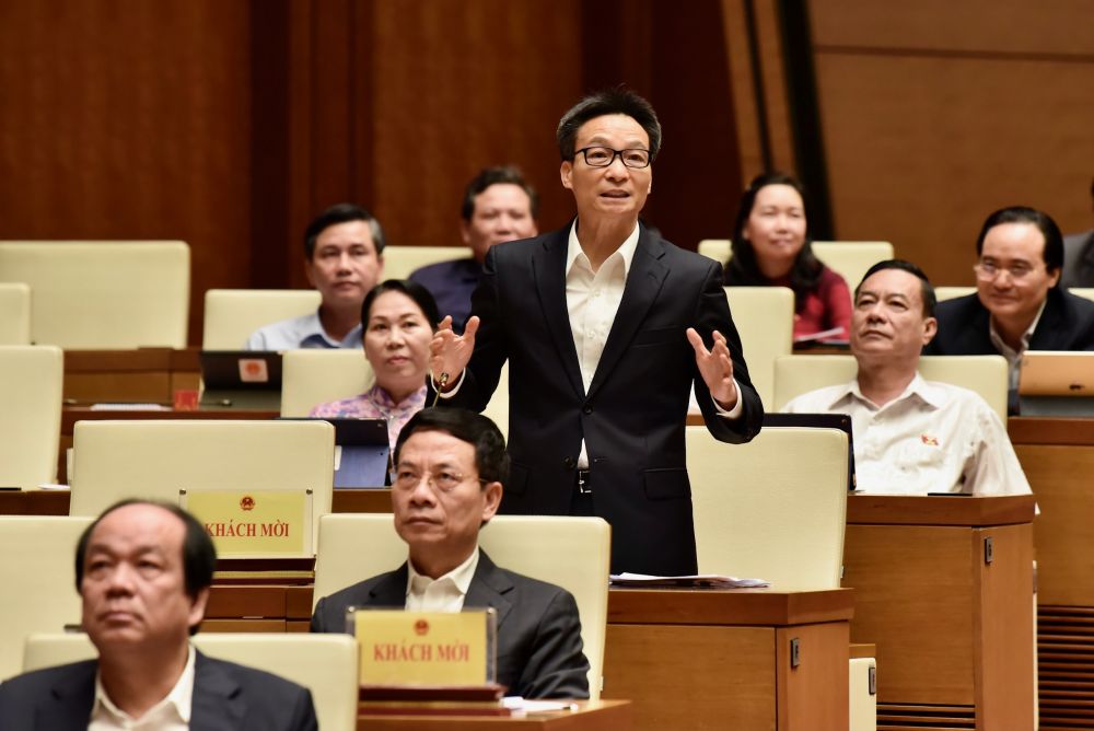 Quốc hội thảo luận về tình hình kinh tế-xã hội và ngân sách nhà nước