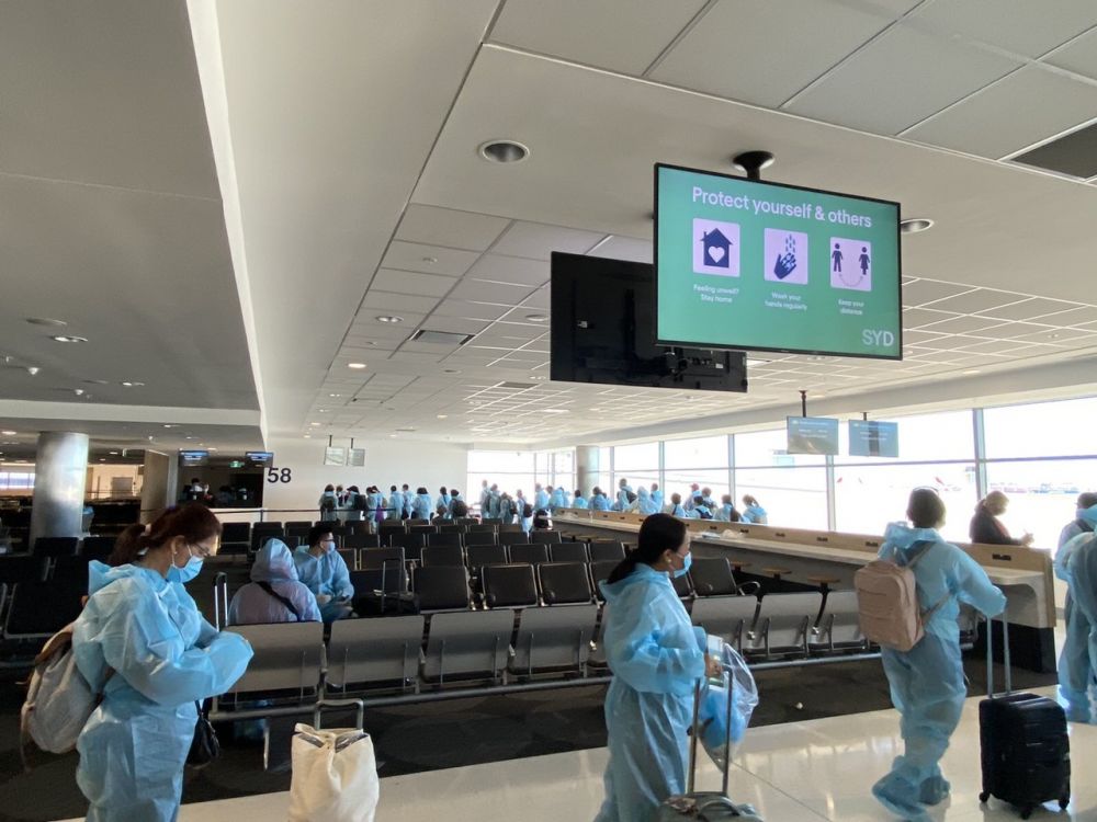 các cơ quan chức năng Việt Nam, các Cơ quan đại diện Việt Nam tại Australia và hãng Hàng không Quốc gia Việt Nam đã phối hợp với các cơ quan chức năng sở tại đưa hơn 340 công dân Việt Nam từ Australia về nước an toàn. Chuyến bay đưa hơn 340 công dân Việt Nam từ Australia về nước, hạ cánh tại Cần Thơ