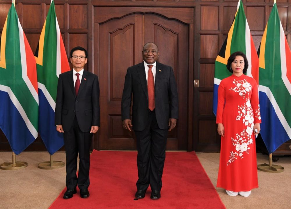 Đại sứ Hoàng Văn Lợi trình Thư ủy nhiệm lên Tổng thống Nam Phi