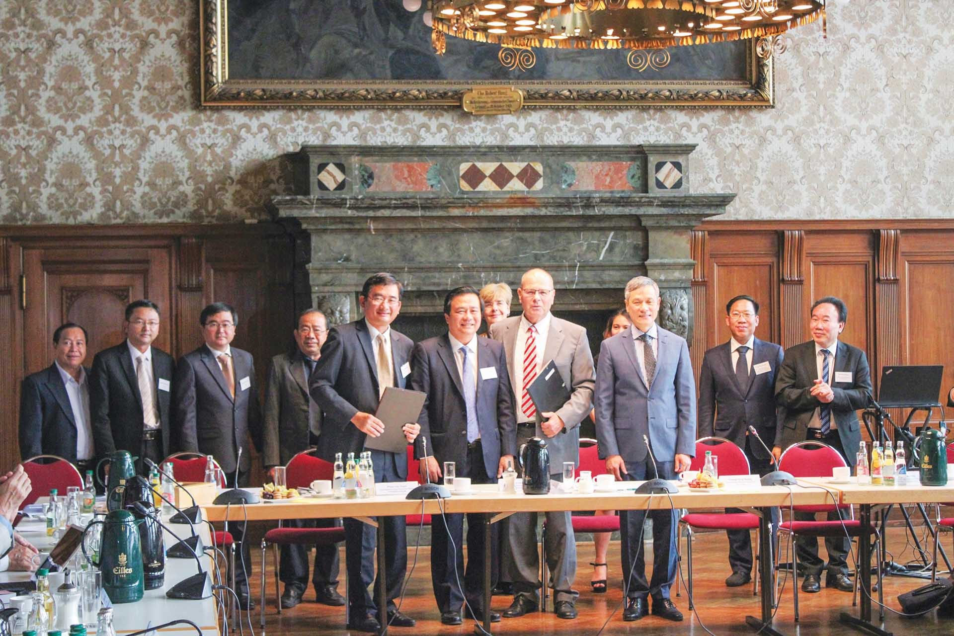 Lễ ký kết Biên bản ghi nhớ hợp tác giữa thành phố Leipzig và Ủy ban Nhân dân tỉnh Long An năm 2019.