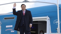 Thủ tướng Phạm Minh Chính đến Paris bắt đầu chuyến thăm chính thức Cộng hòa Pháp