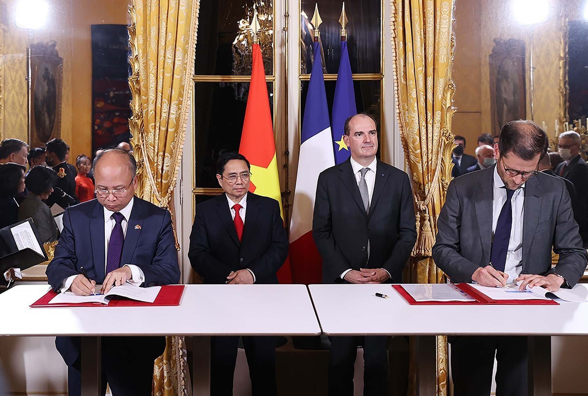 Lễ ký Thỏa thuận vay và Thỏa thuận viện trợ cho Dự án Quản lý đa thiên tai lưu vực sông Nậm Rốm nhằm bảo vệ dân sinh, thích ứng biến đổi khí hậu và phát triển kinh tế, xã hội tỉnh Điện Biên.  (Nguồn: TTXVN)