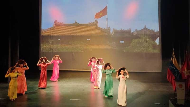 Gala Văn hóa - Ẩm thực sẽ là sự thể hiện tình hữu nghị, đoàn kết giữa hai đất nước thông qua các điệu múa, bài hát về Việt Nam.