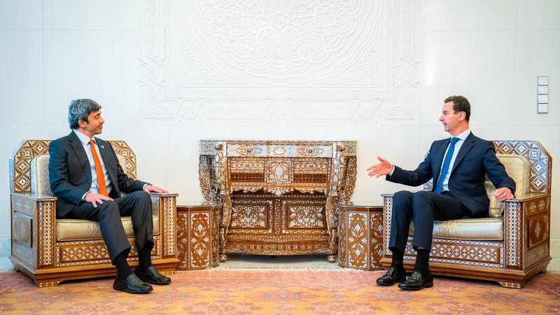 Bộ trưởng Bộ Ngoại giao và Hợp tác Quốc tế UAE Abdullah bin Zayed gặp Tổng thống Syria Bashar Al Assad tại Damascus. (Nguồn: WAM)