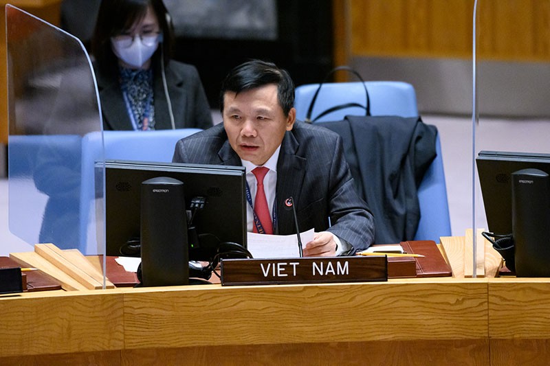 Đại sứ Đặng Đình Quý, Trưởng Phái đoàn Việt Nam tại LHQ phát biểu tại cuộc họp.