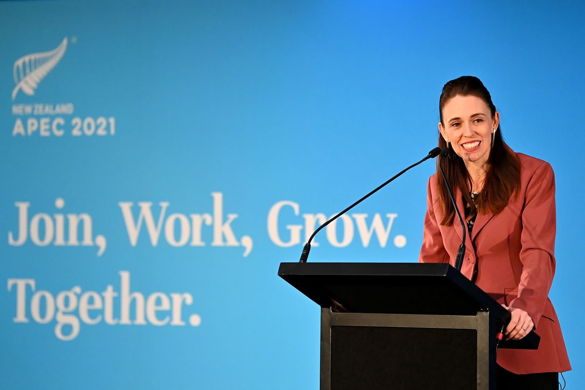 Thủ tướng New Zealand Jacinda Ardern giới thiệu về chương trình nghị sự của HNCC APEC 2021. 