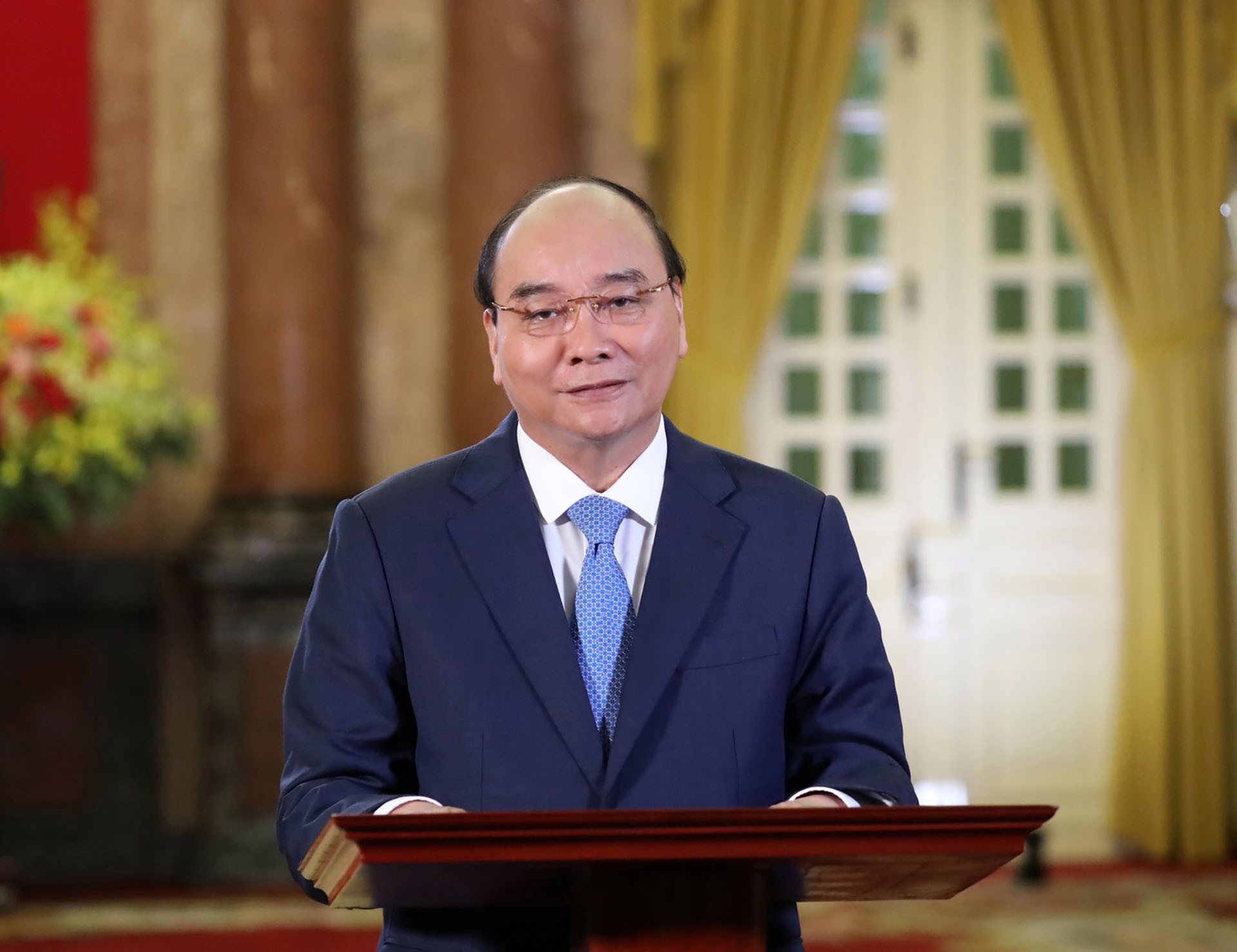 Chủ tịch nước Nguyễn Xuân Phúc được mời phát biểu chính, định hướng cho thảo luận tại phiên đầu tiên của Hội nghị về phát triển bền vững và biến đổi khí hậu.