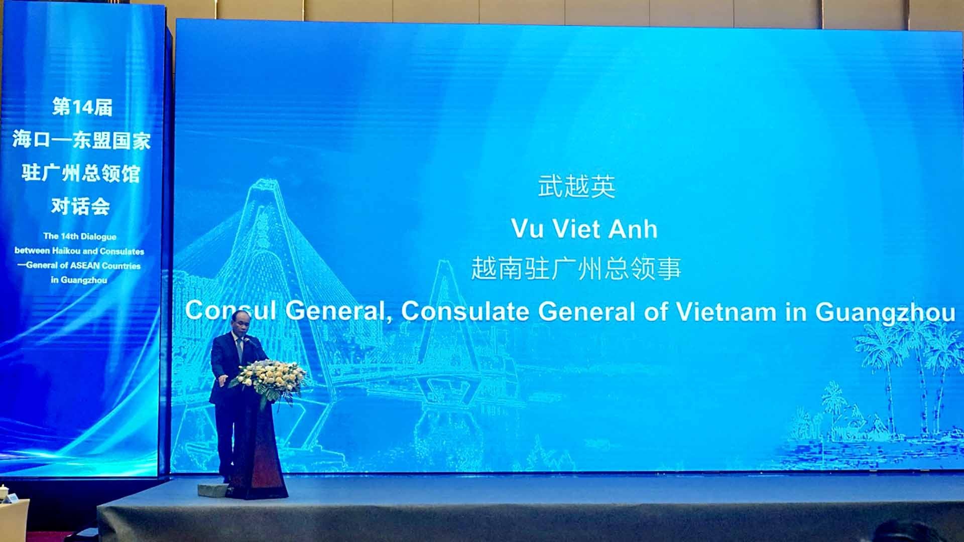 Tổng Lãnh sự Việt Nam tại Quảng Châu Vũ Việt Anh phát biểu tại Đối thoại.