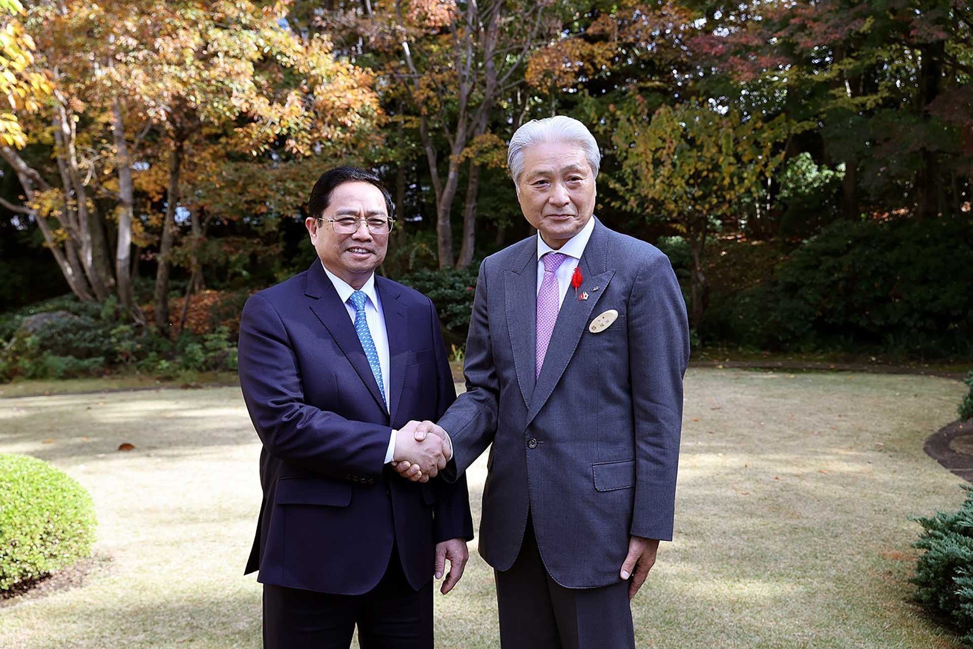 Thủ tướng Phạm Minh Chính và Thống đốc tỉnh Tochigi Fukuda Tomikazu. (Nguồn: TTXVN) Thủ tướng Phạm Minh Chính và Thống đốc tỉnh Tochigi Fukuda Tomikazu. (Nguồn: TTXVN)