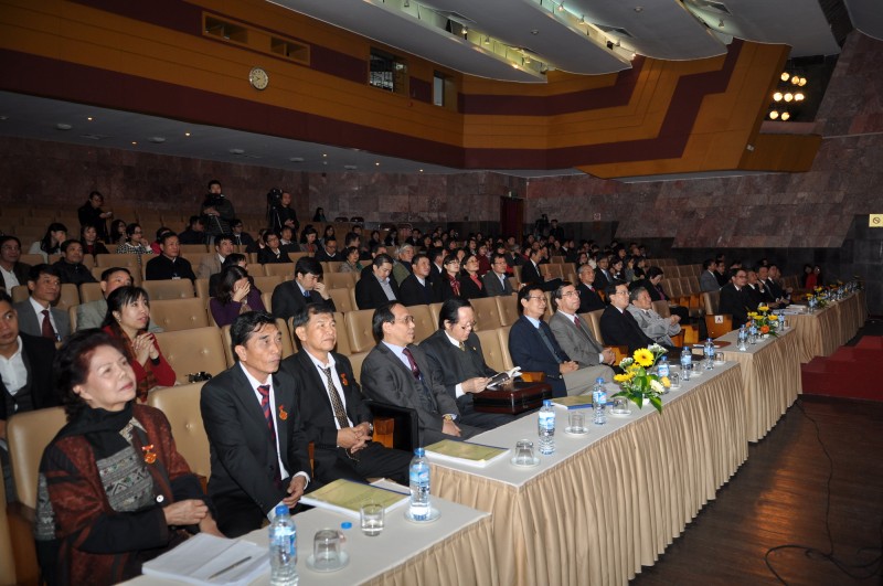 quang ba hinh anh viet nam qua hinh tuong bac ho