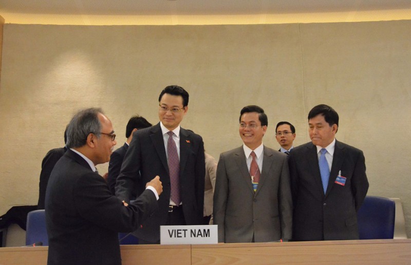 viet nam tham gia va thuc hien cac cam ket quoc te ve quyen con nguoi