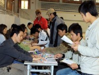 lao dong viet nam o han quoc to chuc giai bong da tu thien