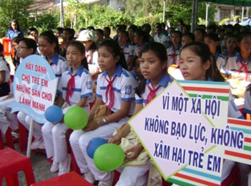 Bảo vệ trẻ em để không bị xâm hại tin nhap 20151224222627