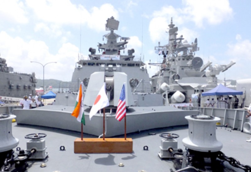 trien vong tam giac quan he my nhat an