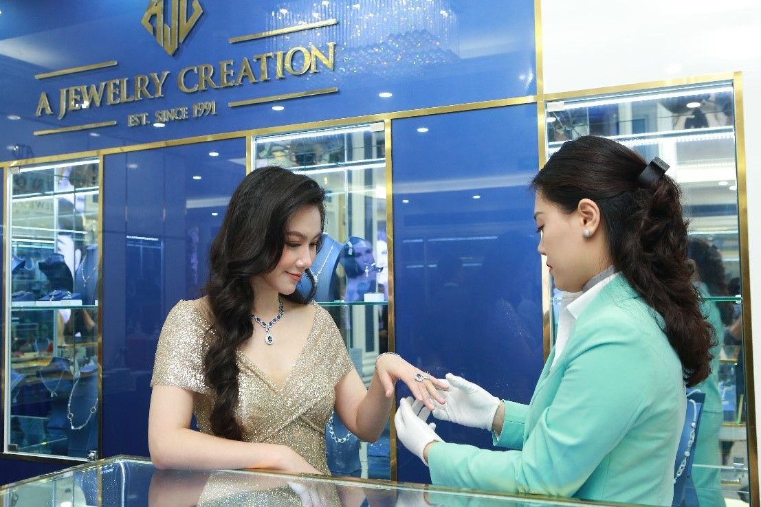 khai truong trung tam vang bac da quy thoi trang ajc