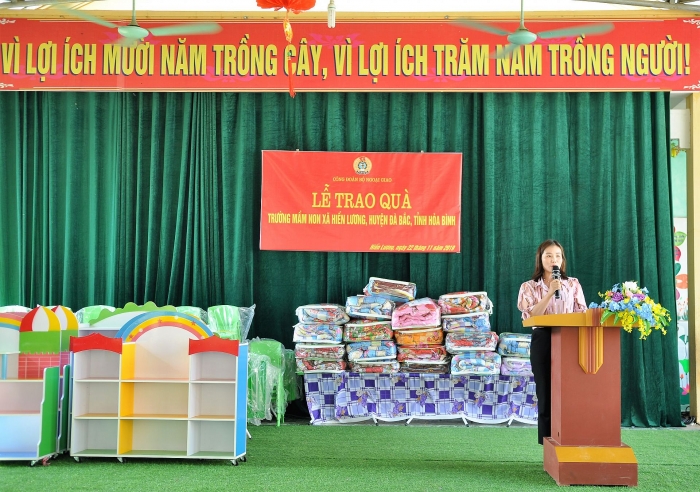 hoat dong thien nguyen cua cong doan bo ngoai giao tai hoa binh am ap va yeu thuong