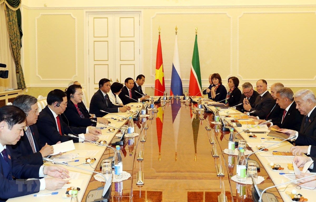 gioi hoc gia nga tin tuong trien vong hop tac viet nam lien bang nga