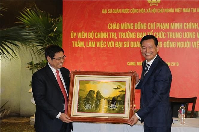 truong ban to chuc trung uong pham minh chinh tham dai su quan viet nam tai ai cap