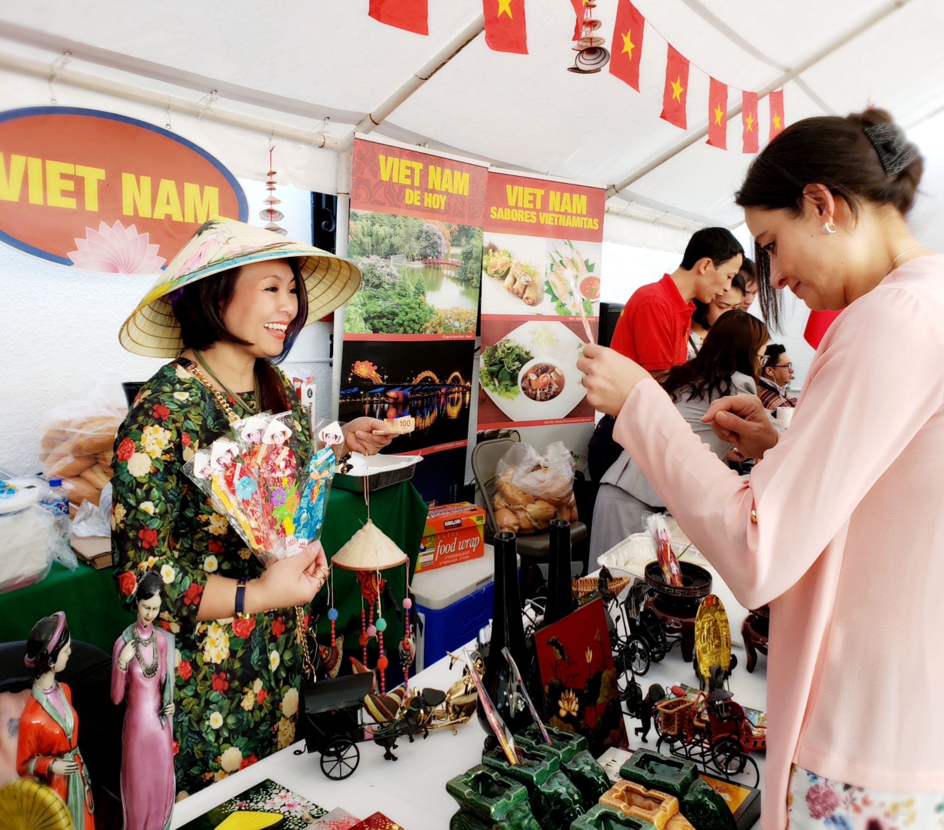 uy ban asean tai mexico to chuc hoi cho bazaar quang ba van hoa