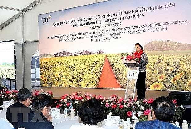 Chủ tịch Quốc hội thăm Đại sứ quán Việt Nam tại Liên bang Nga chu tich quoc hoi tham dai su quan viet nam tai lien bang nga